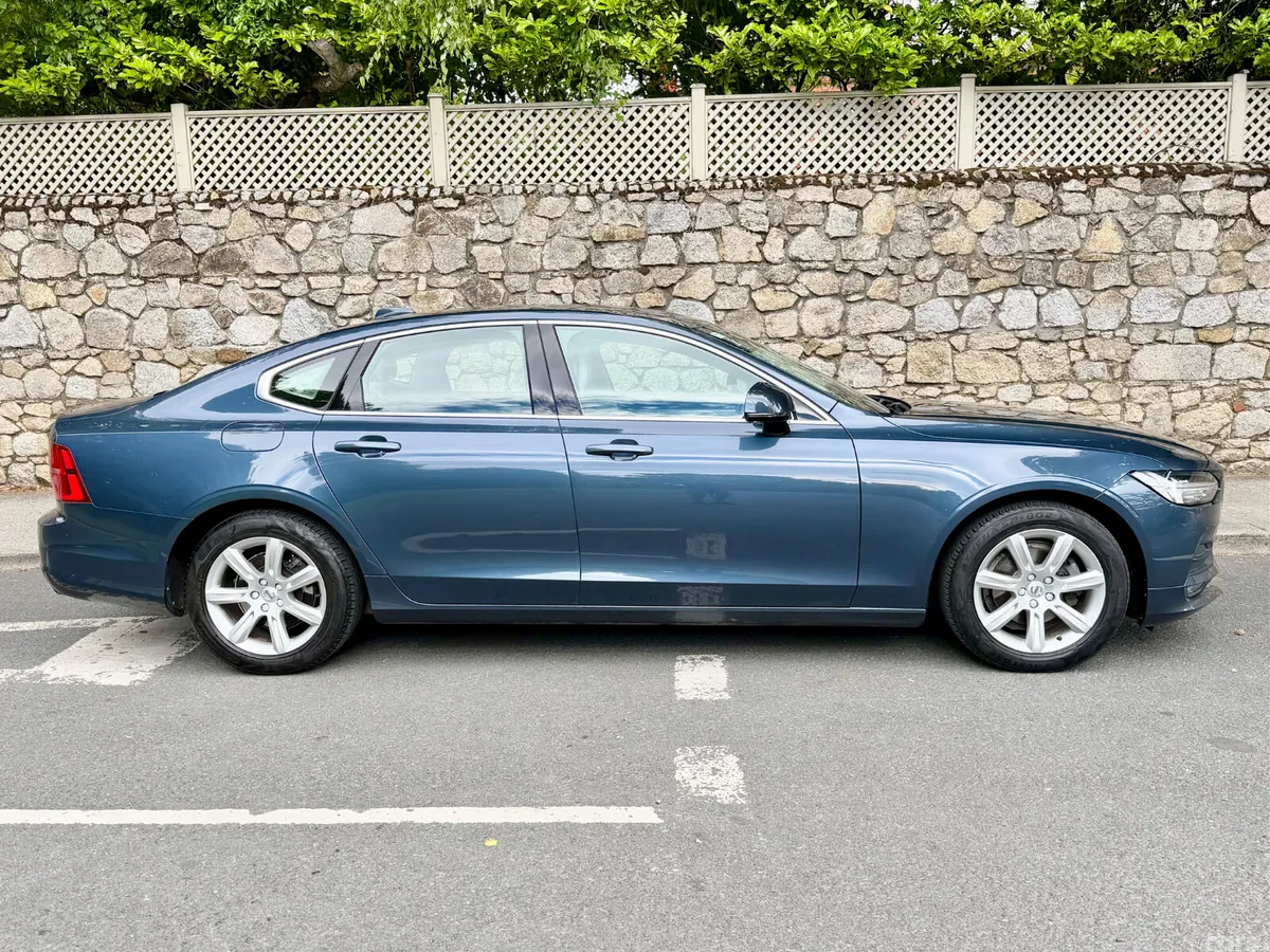 Volvo S90 Saloon, Diesel, 2019, Blue