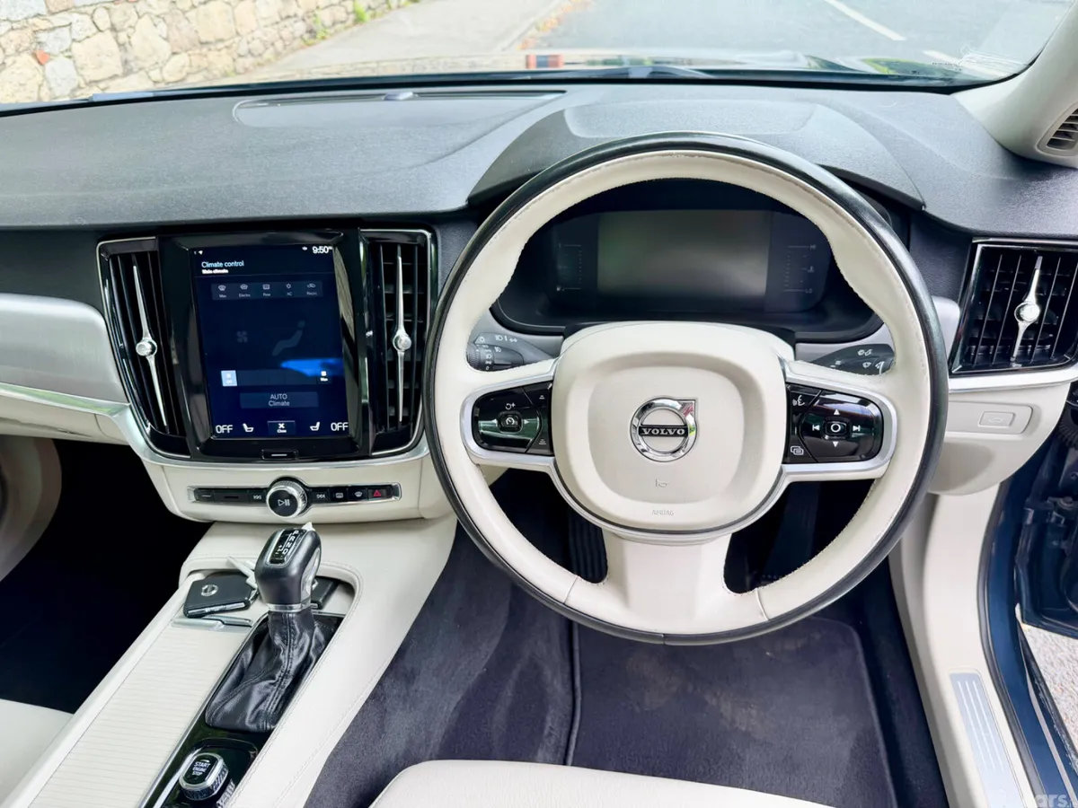Volvo S90 Saloon, Diesel, 2019, Blue