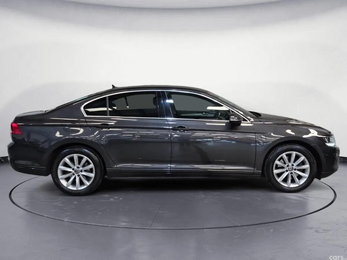 Volkswagen Passat Saloon, Diesel, 2022, Grey