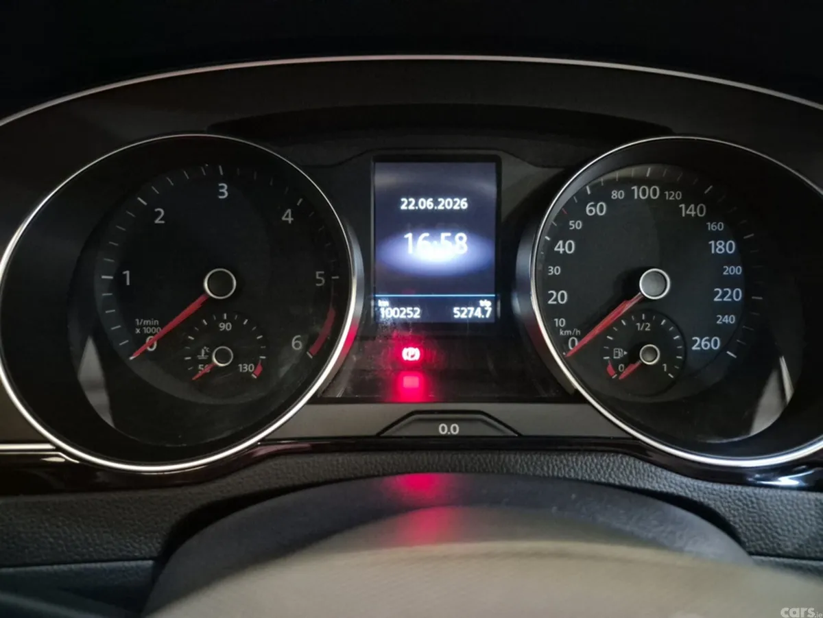 Volkswagen Passat Saloon, Diesel, 2022, Grey