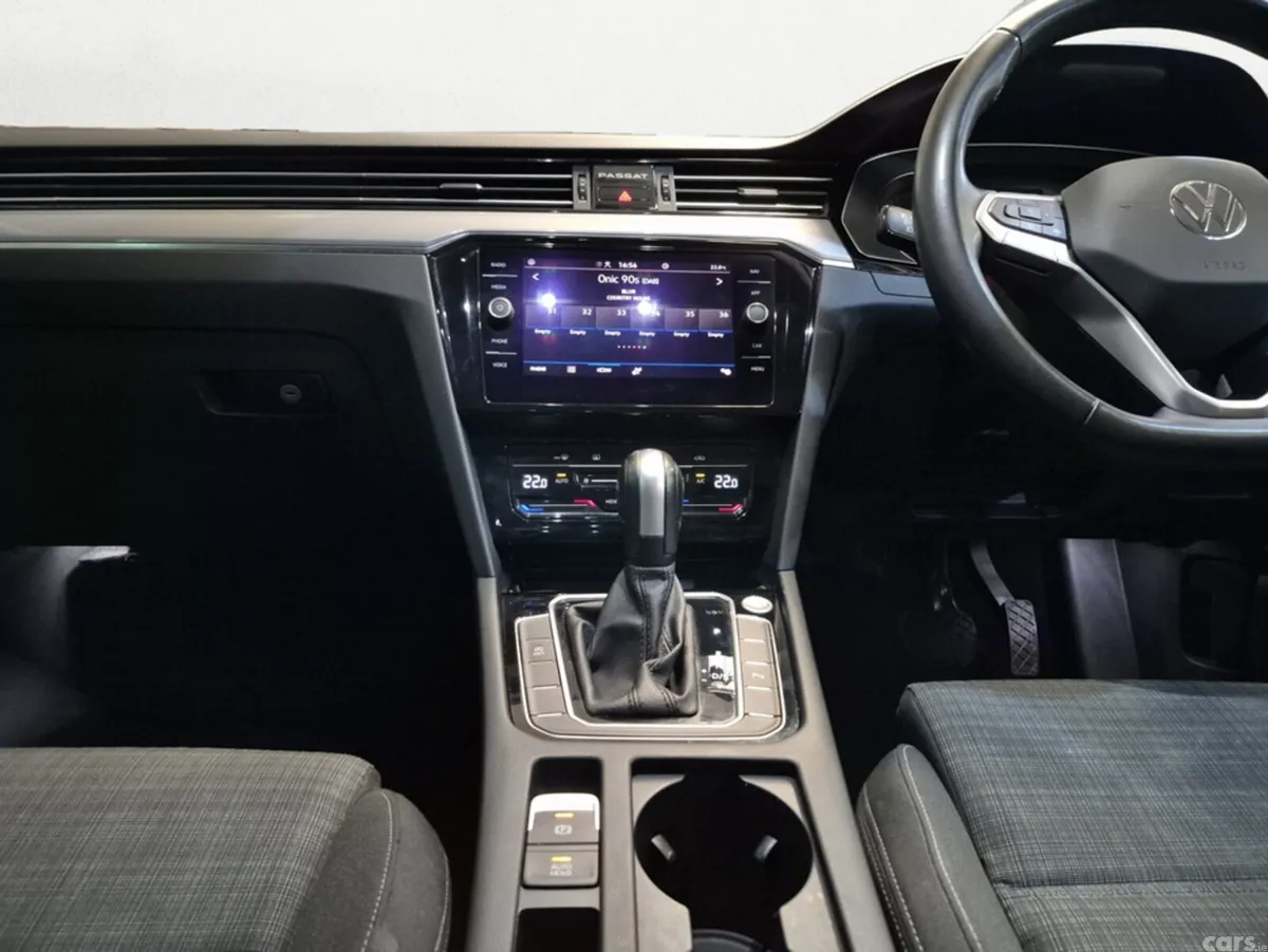 Volkswagen Passat Saloon, Diesel, 2022, Grey