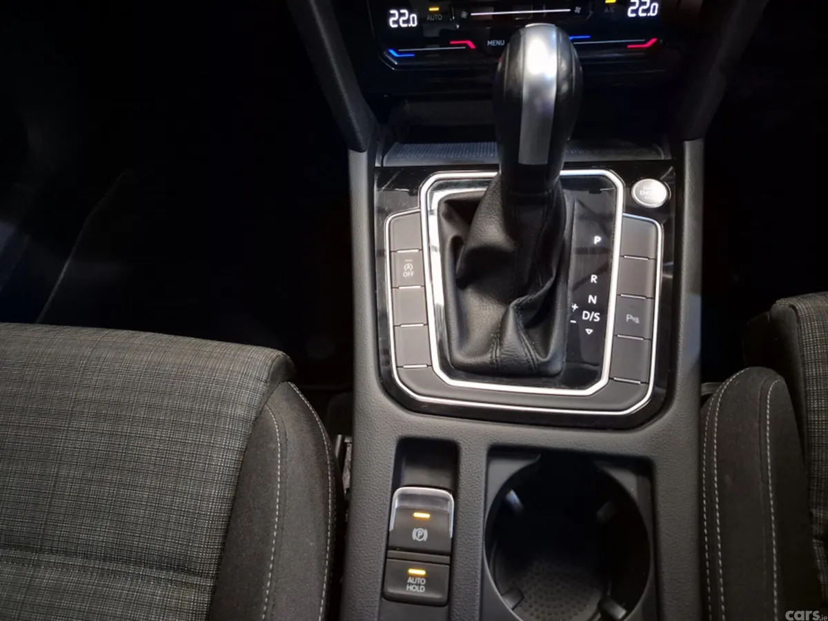 Volkswagen Passat Saloon, Diesel, 2022, Grey