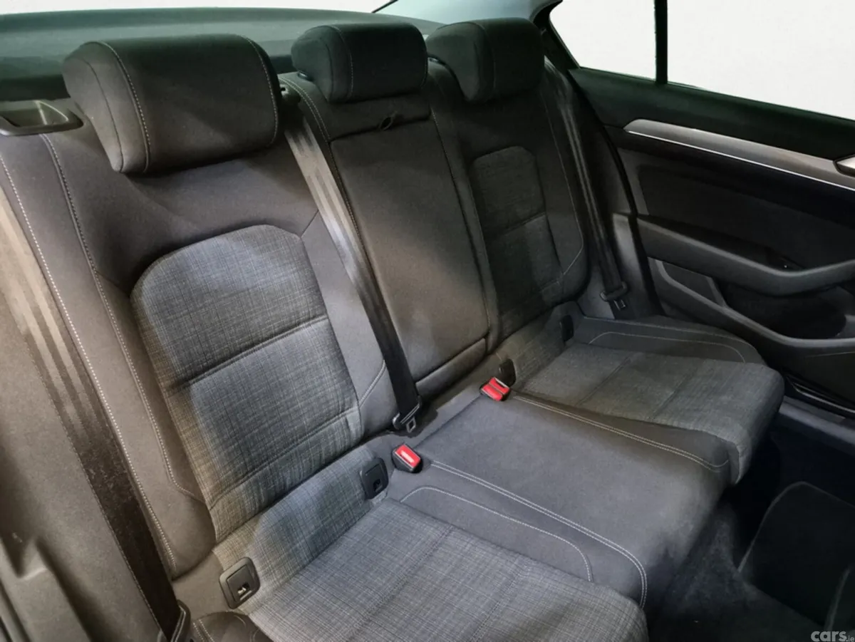 Volkswagen Passat Saloon, Diesel, 2022, Grey