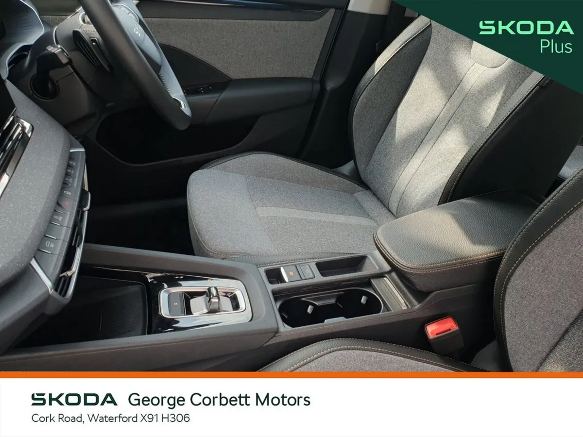 Skoda Octavia Hatchback, Diesel, 2025, Grey