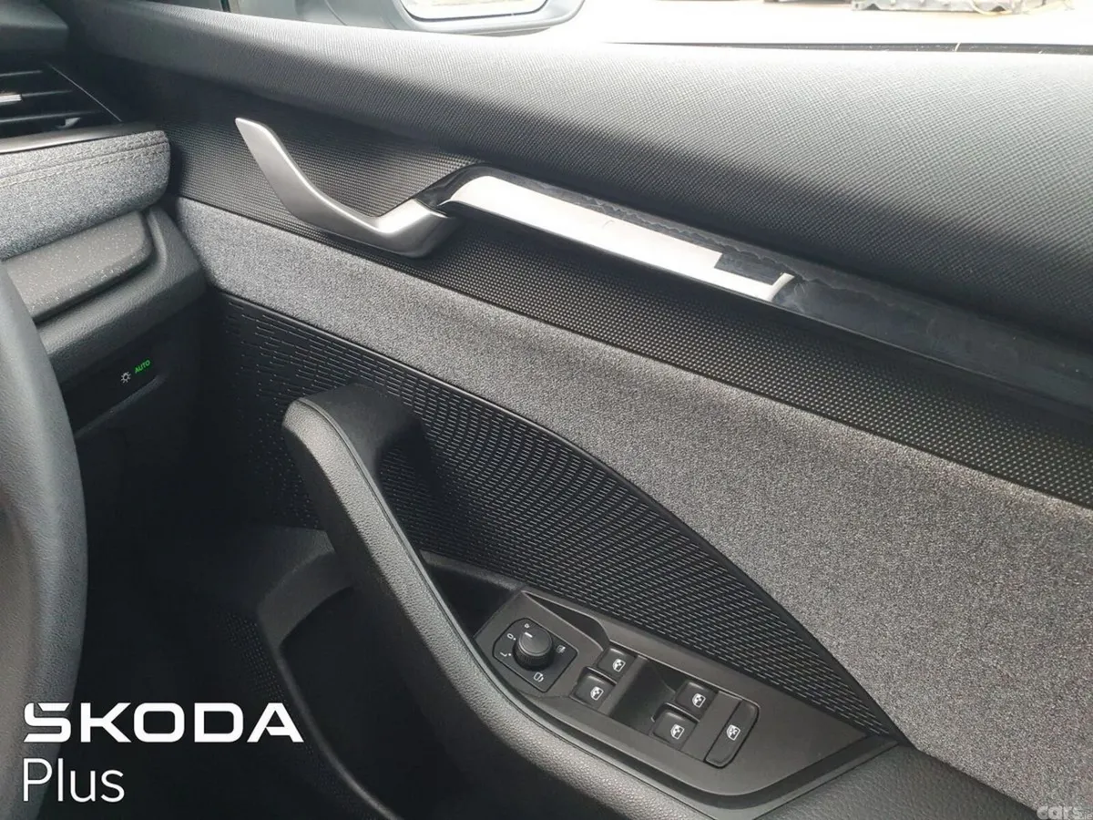 Skoda Octavia Hatchback, Diesel, 2025, Grey