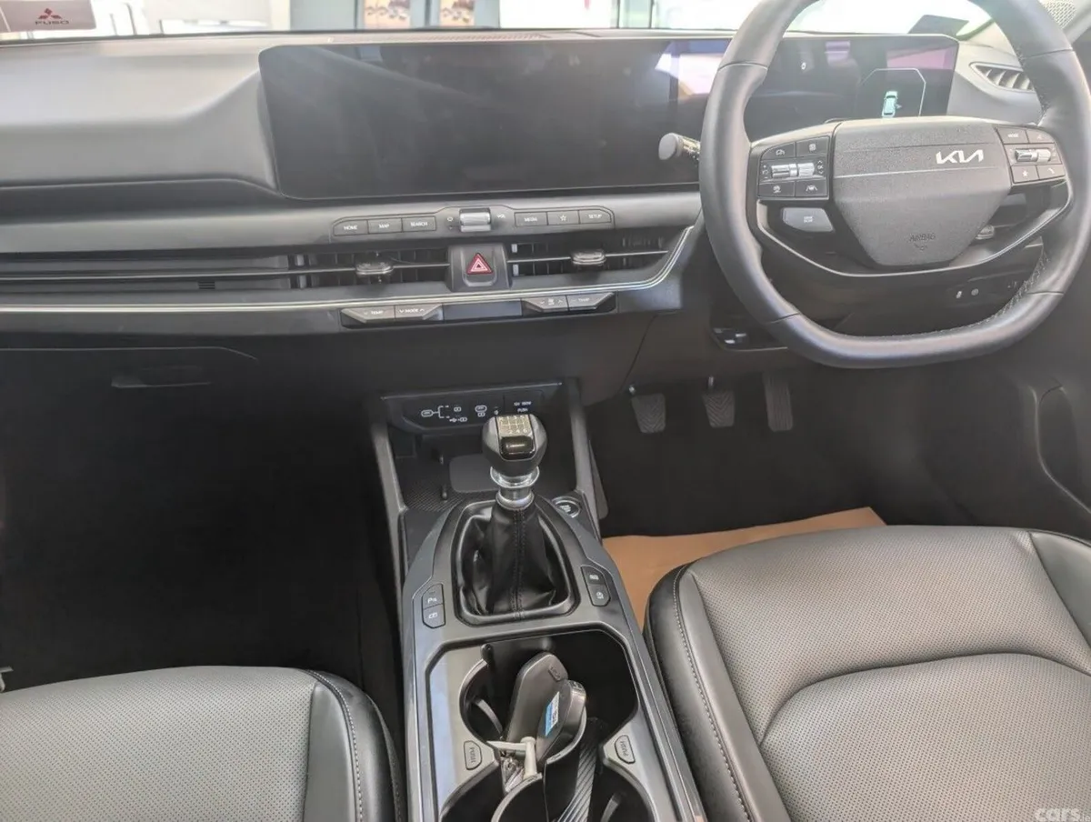 Kia K4 Hatchback, Petrol Hybrid, 2026, White