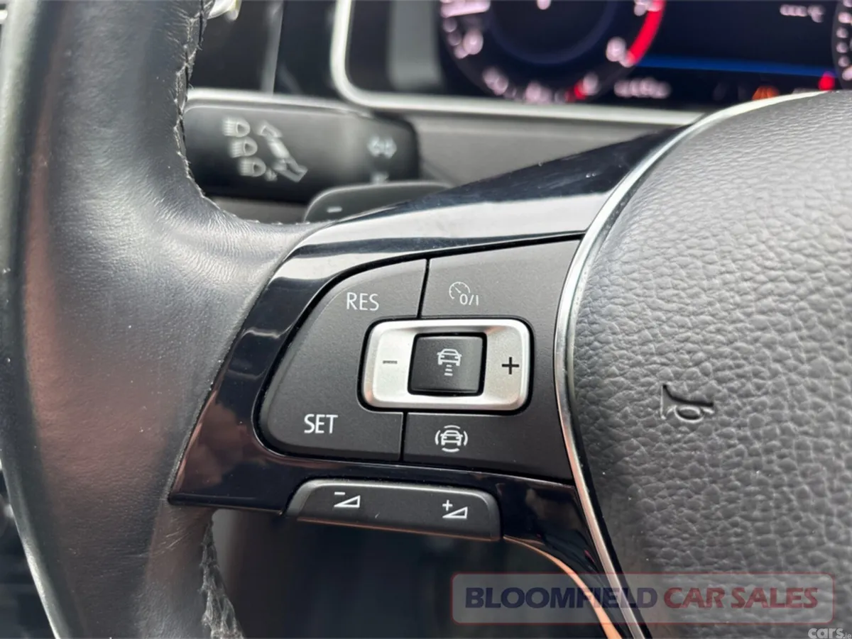 Volkswagen Golf Hatchback, Petrol, 2019, White
