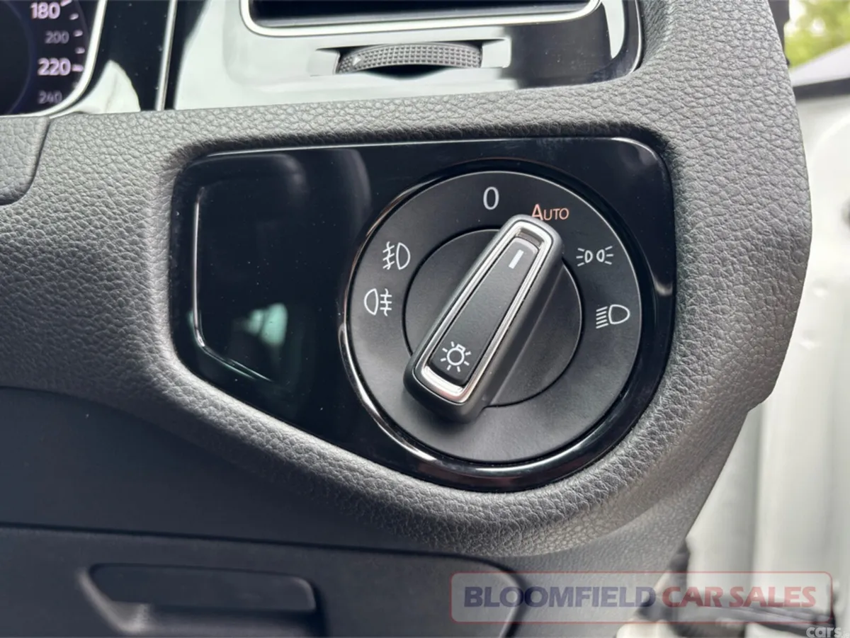 Volkswagen Golf Hatchback, Petrol, 2019, White