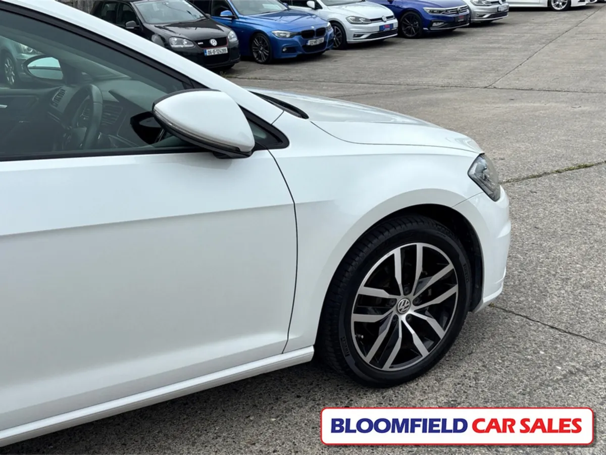 Volkswagen Golf Hatchback, Petrol, 2019, White