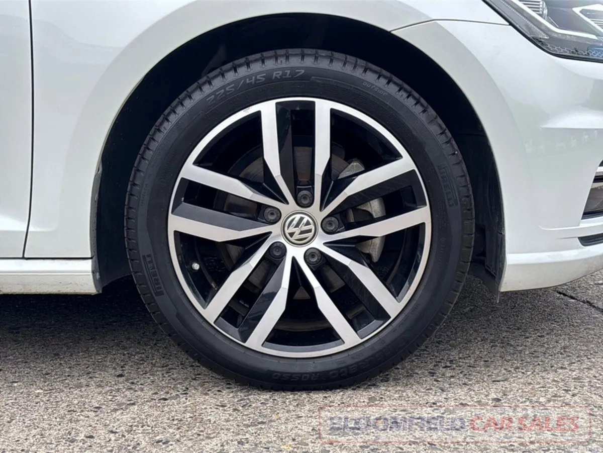 Volkswagen Golf Hatchback, Petrol, 2019, White