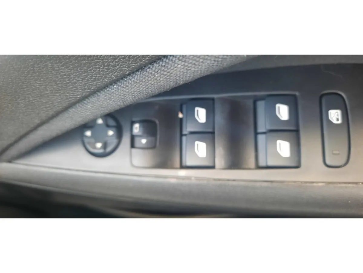 Opel Crossland MPV, Diesel, 2024, Grey