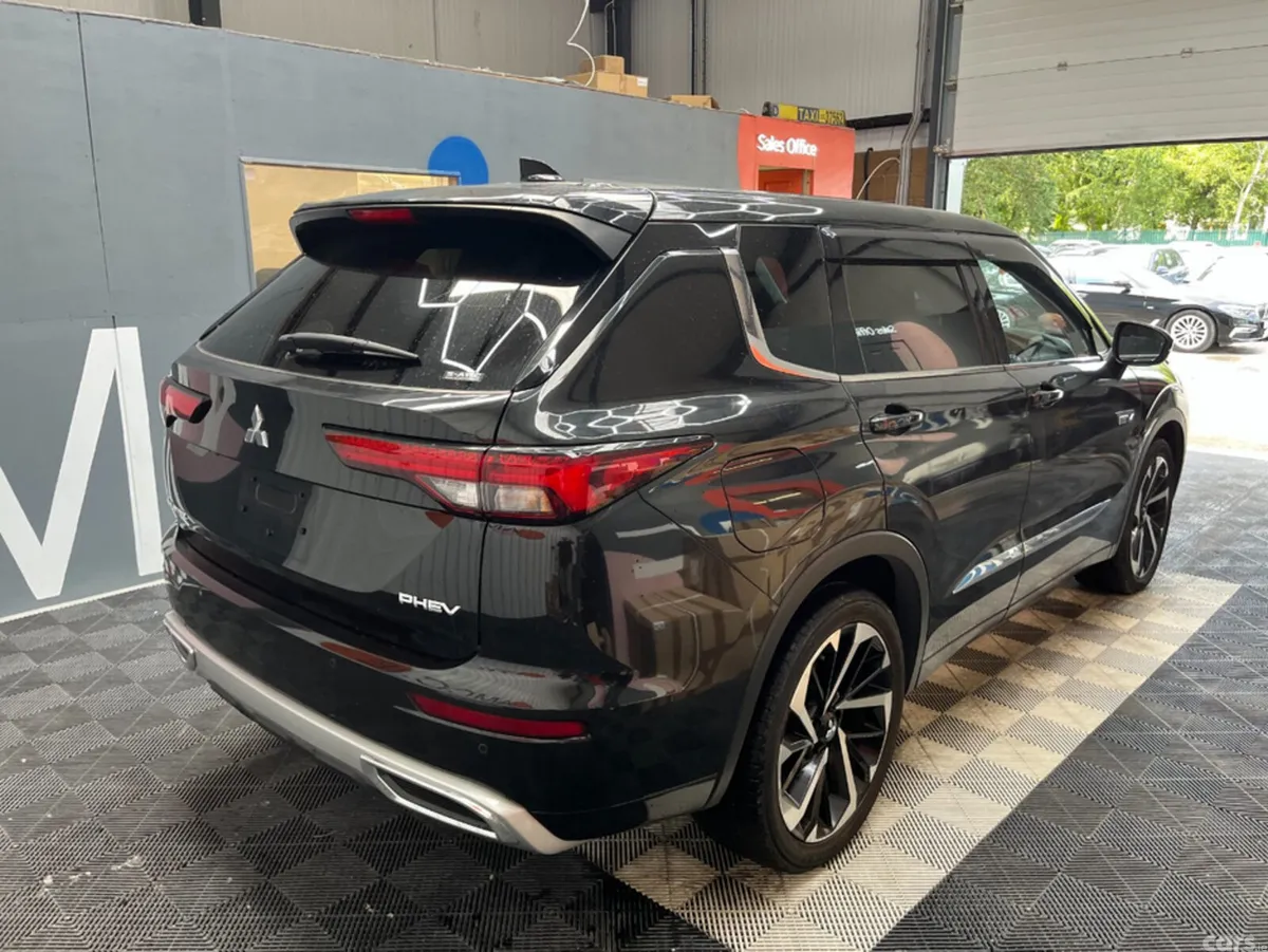 Mitsubishi Outlander SUV, Petrol Plug-in Hybrid, 2022, Black