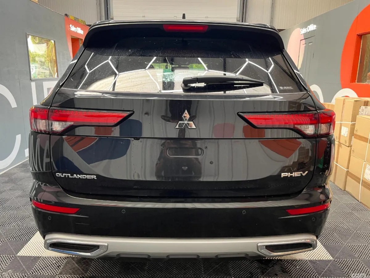 Mitsubishi Outlander SUV, Petrol Plug-in Hybrid, 2022, Black