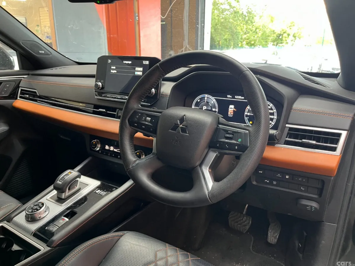 Mitsubishi Outlander SUV, Petrol Plug-in Hybrid, 2022, Black