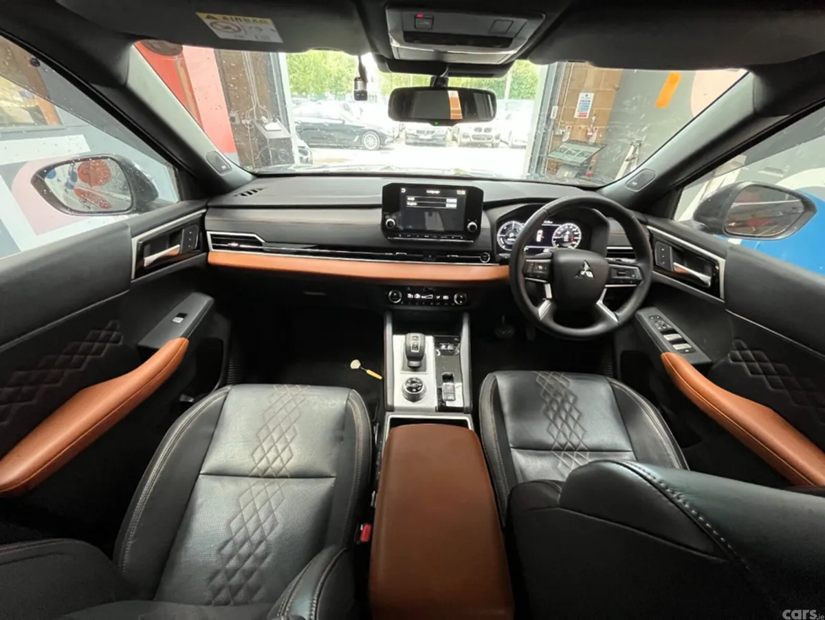 Mitsubishi Outlander SUV, Petrol Plug-in Hybrid, 2022, Black