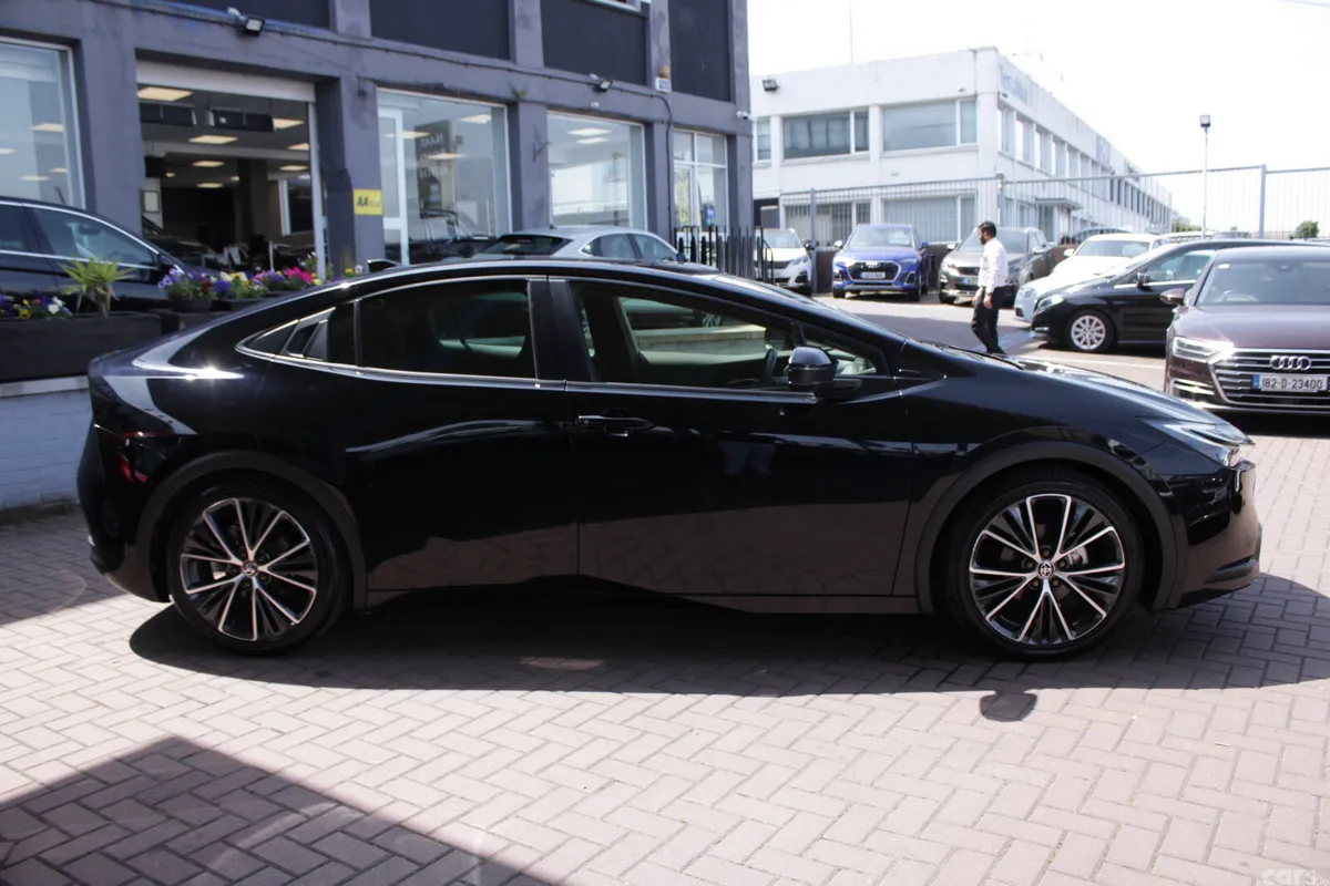 Toyota Prius Saloon, Petrol Hybrid, 2023, Black