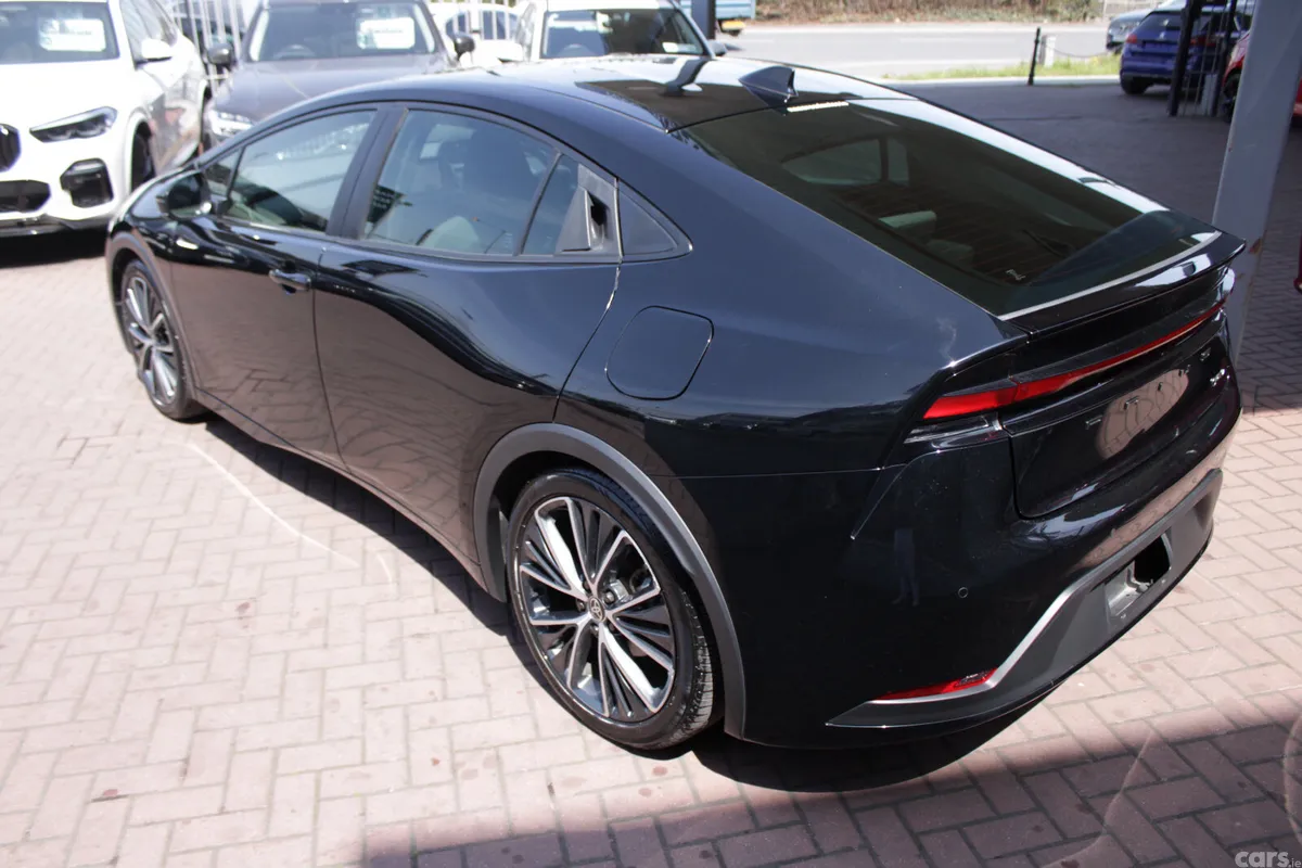 Toyota Prius Saloon, Petrol Hybrid, 2023, Black