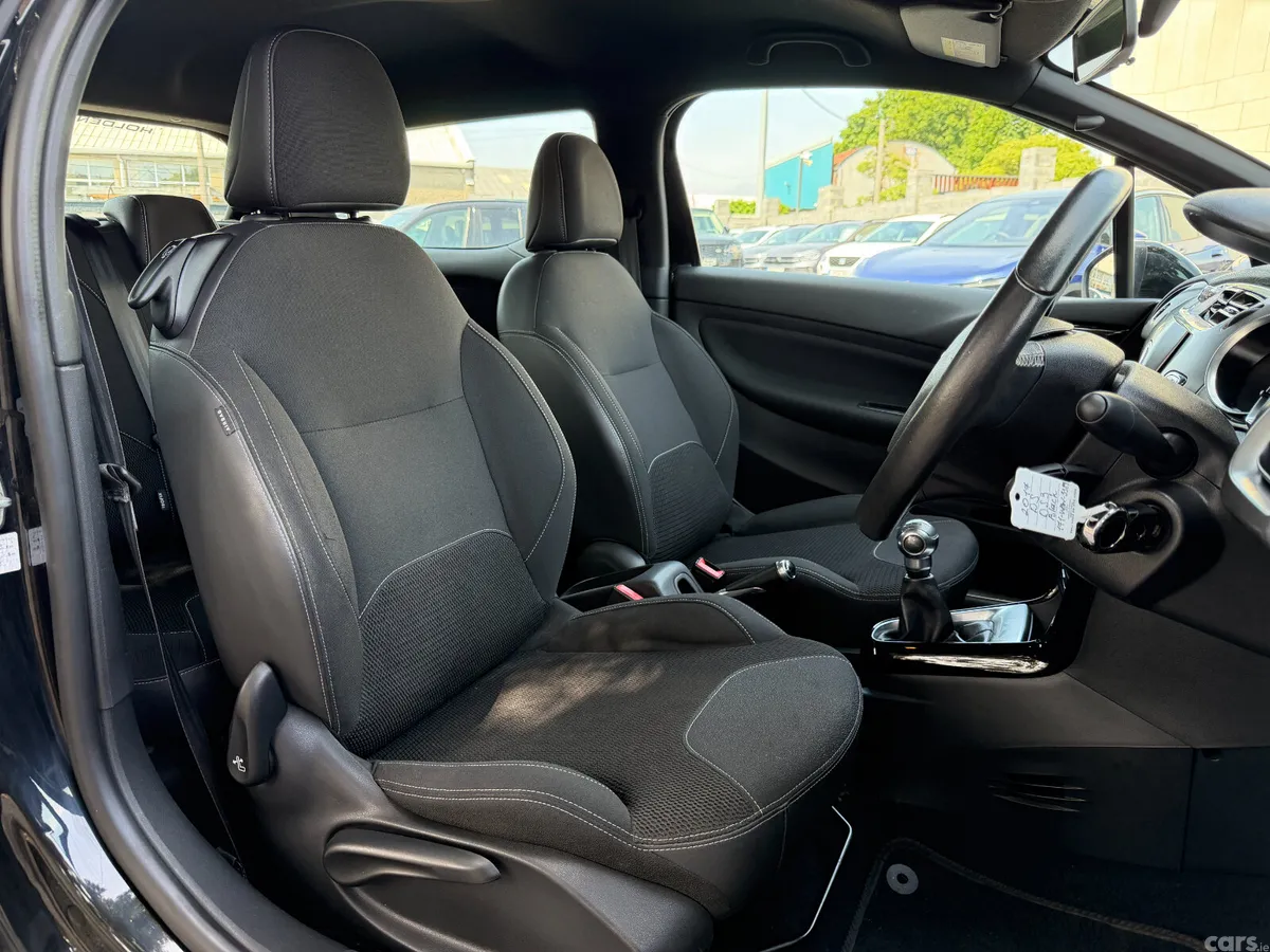 DS Automobiles DS 3 Hatchback, Petrol, 2017, Black