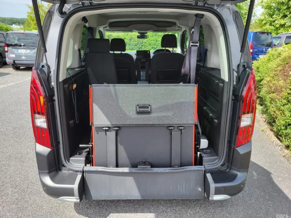 Peugeot Rifter MPV, Diesel, 2024, Grey