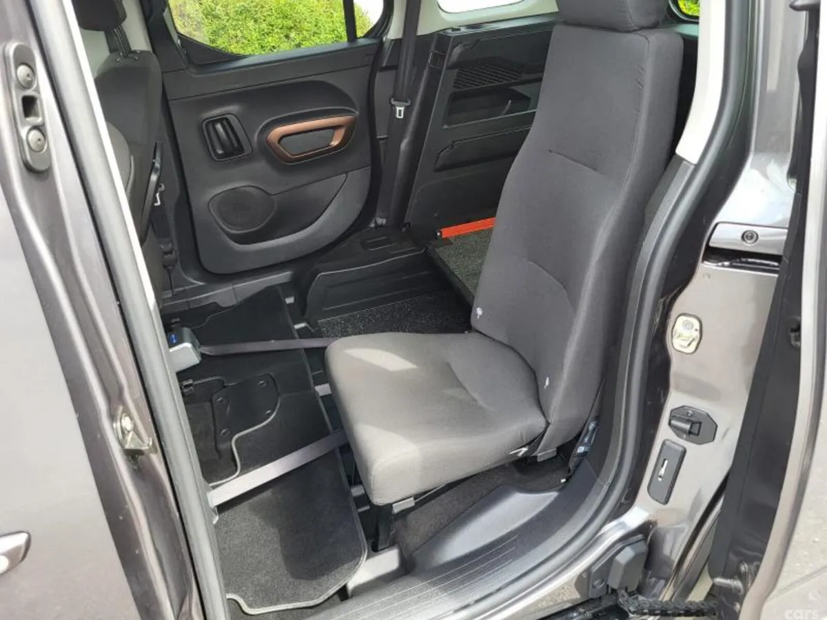 Peugeot Rifter MPV, Diesel, 2024, Grey