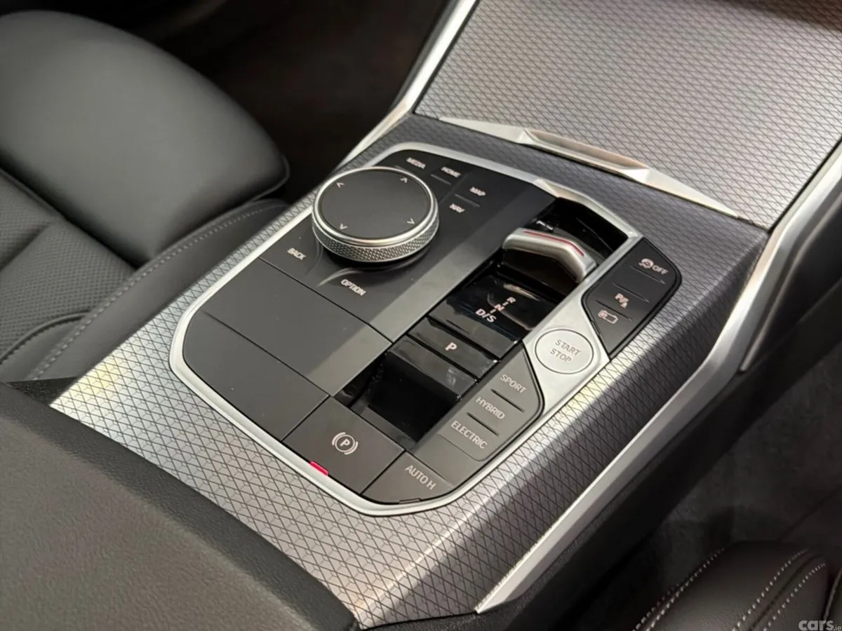 BMW 3-Series Saloon, Petrol Plug-in Hybrid, 2025, Blue