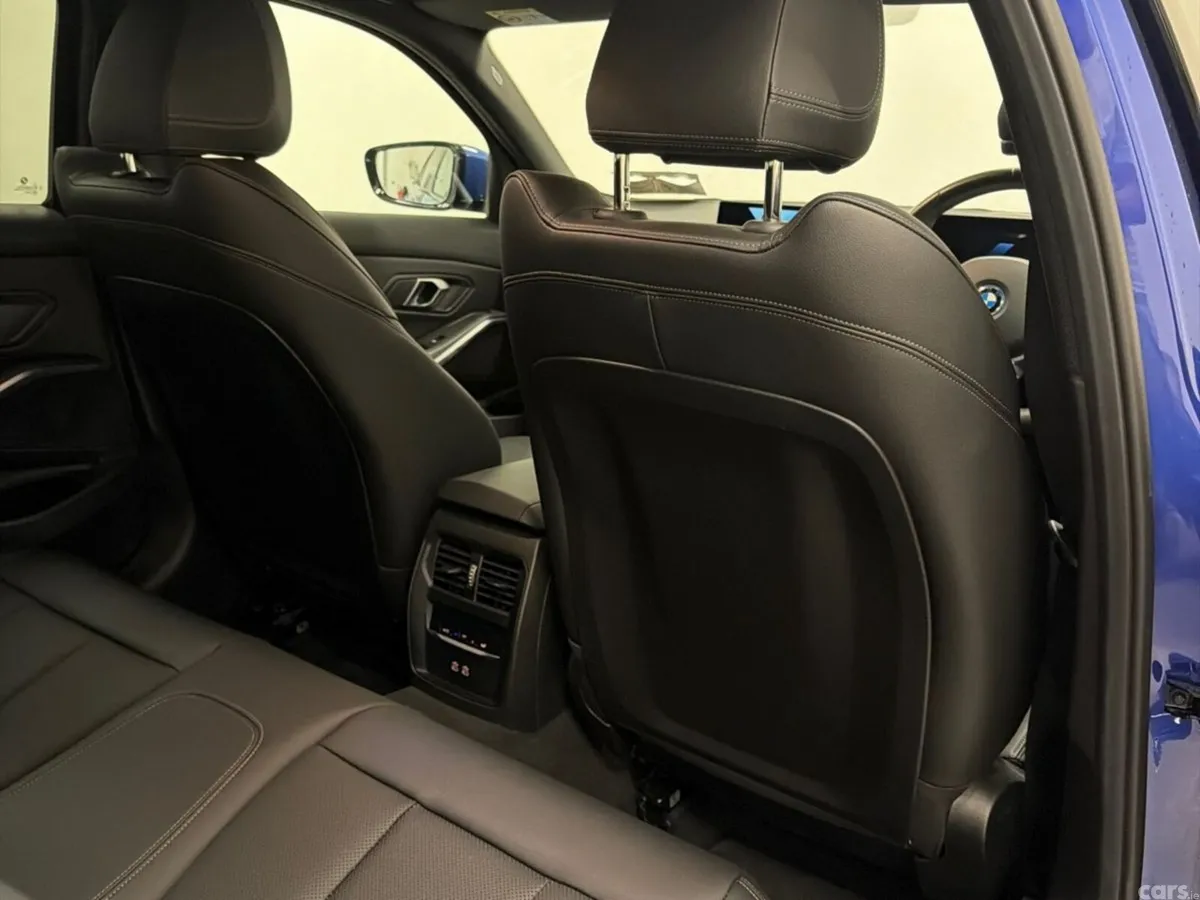 BMW 3-Series Saloon, Petrol Plug-in Hybrid, 2025, Blue