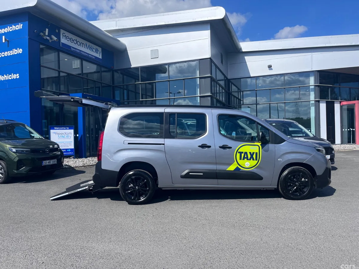 Citroen Berlingo Multispace MPV, Diesel, 2026, Silver
