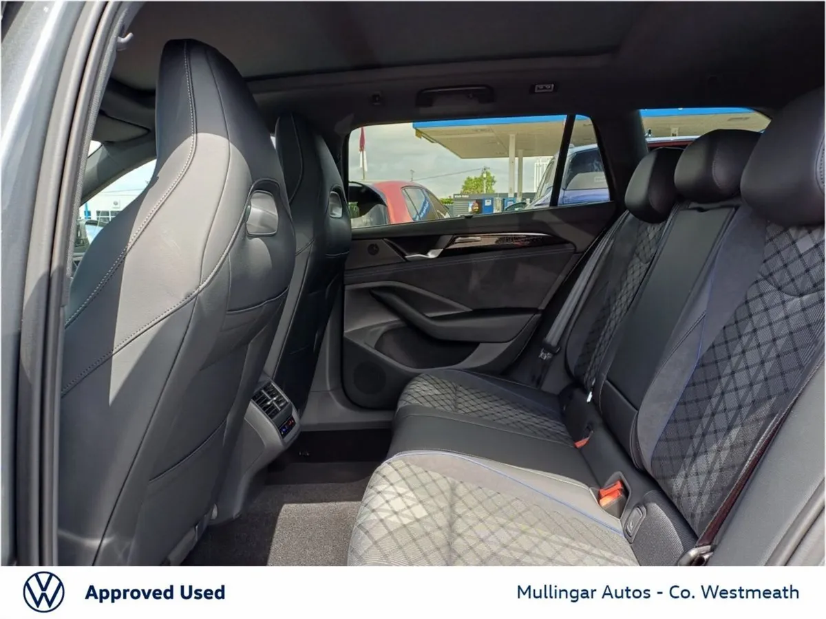 Volkswagen Passat Estate, Diesel, 2026, Grey