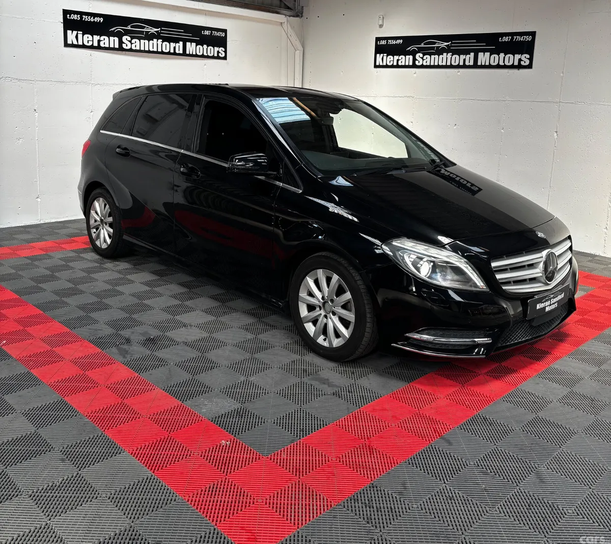 Mercedes-Benz B-Class Hatchback, Petrol, 2013, Black