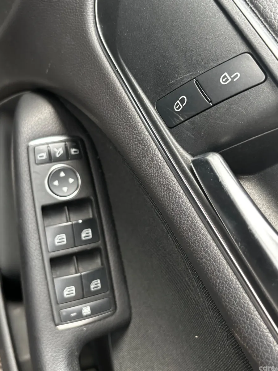 Mercedes-Benz B-Class Hatchback, Petrol, 2013, Black