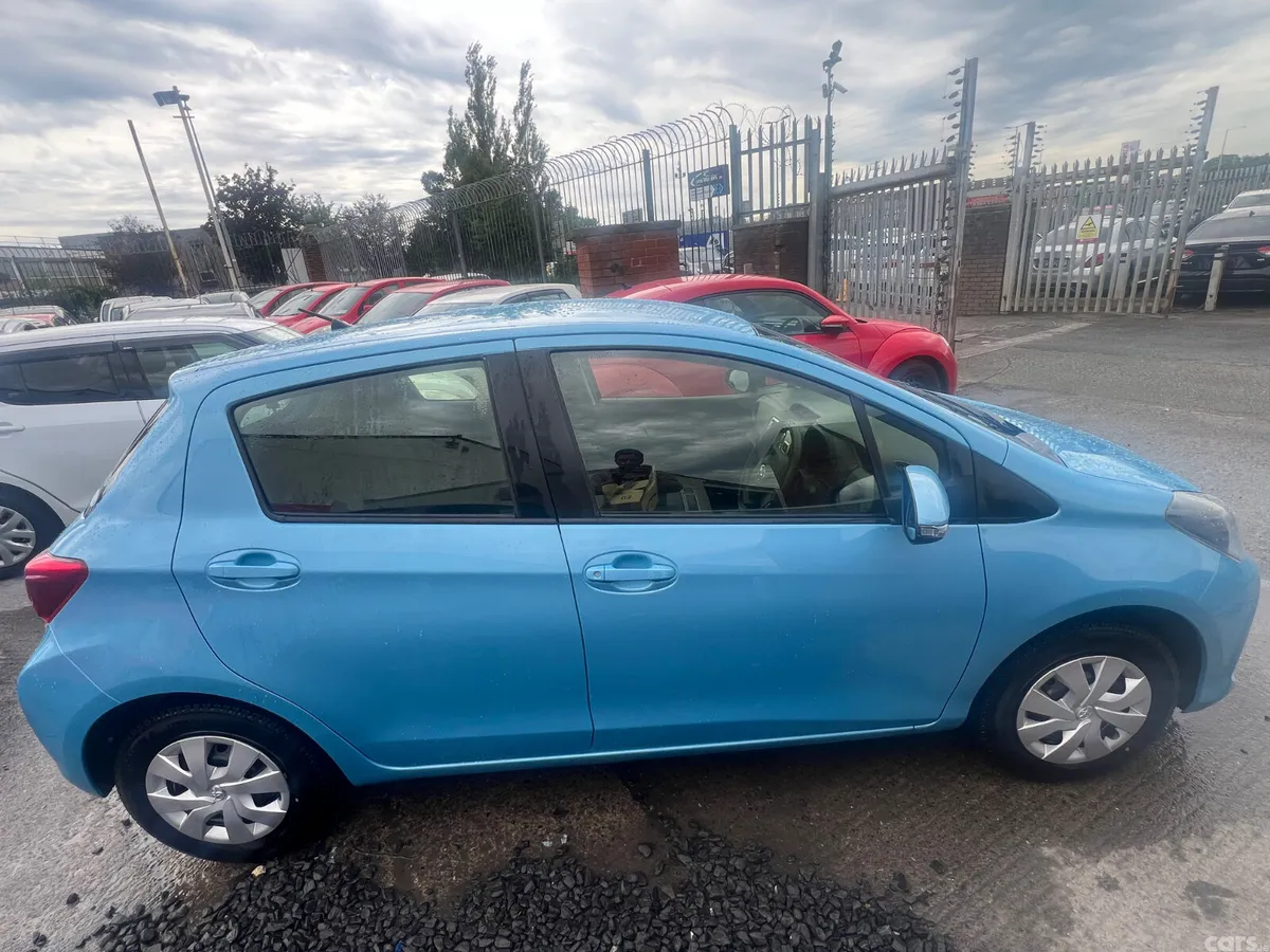 Toyota Vitz Hatchback, Petrol, 2015, Blue
