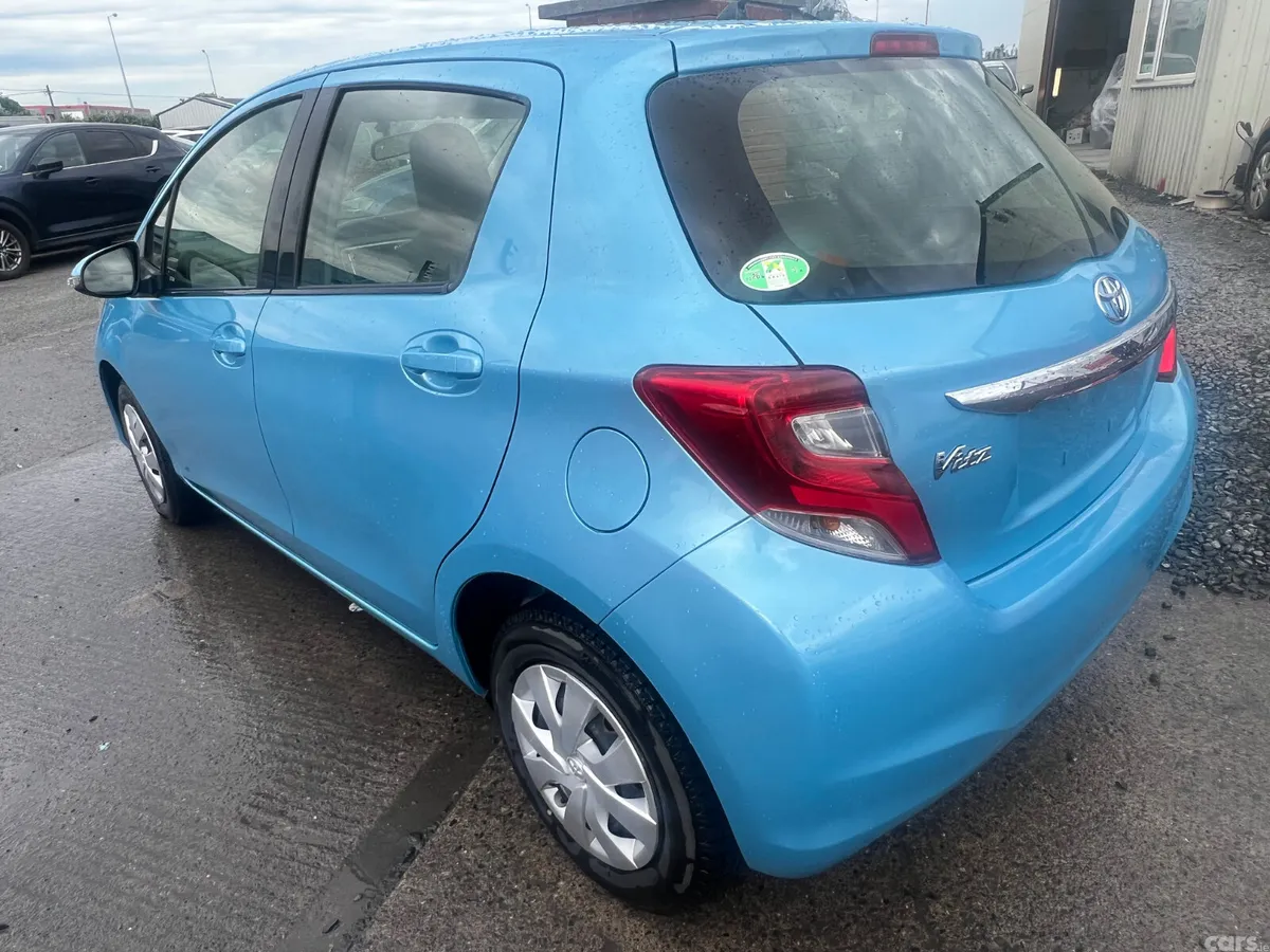 Toyota Vitz Hatchback, Petrol, 2015, Blue