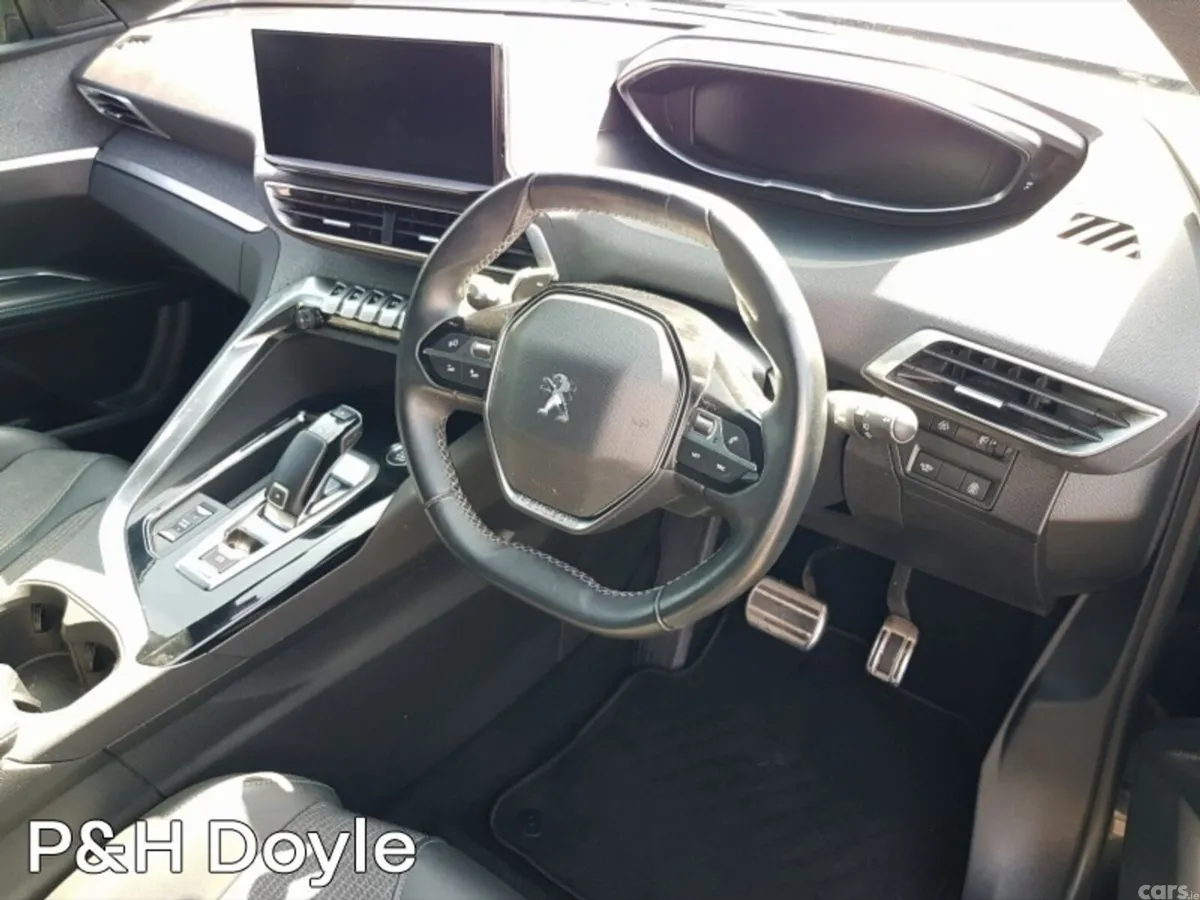 Peugeot 5008 MPV, Diesel, 2023, Black