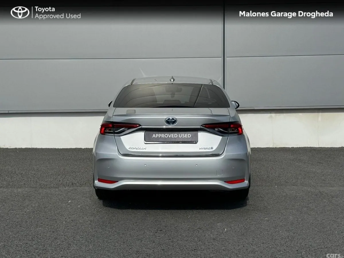 Toyota Corolla Saloon, Petrol Hybrid, 2025, Silver