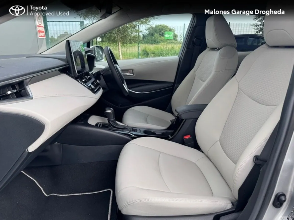 Toyota Corolla Saloon, Petrol Hybrid, 2025, Silver