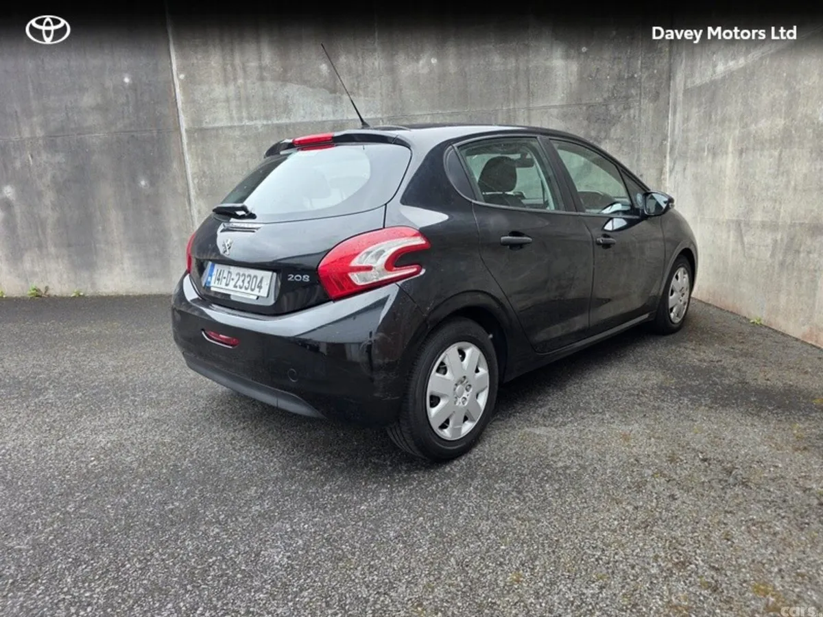 Peugeot 208 Hatchback, Diesel, 2014, Black