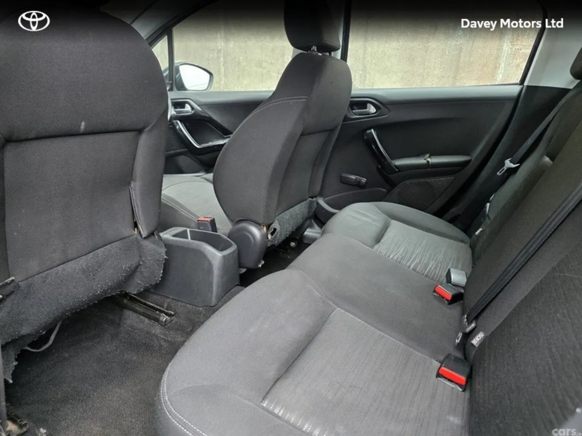 Peugeot 208 Hatchback, Diesel, 2014, Black