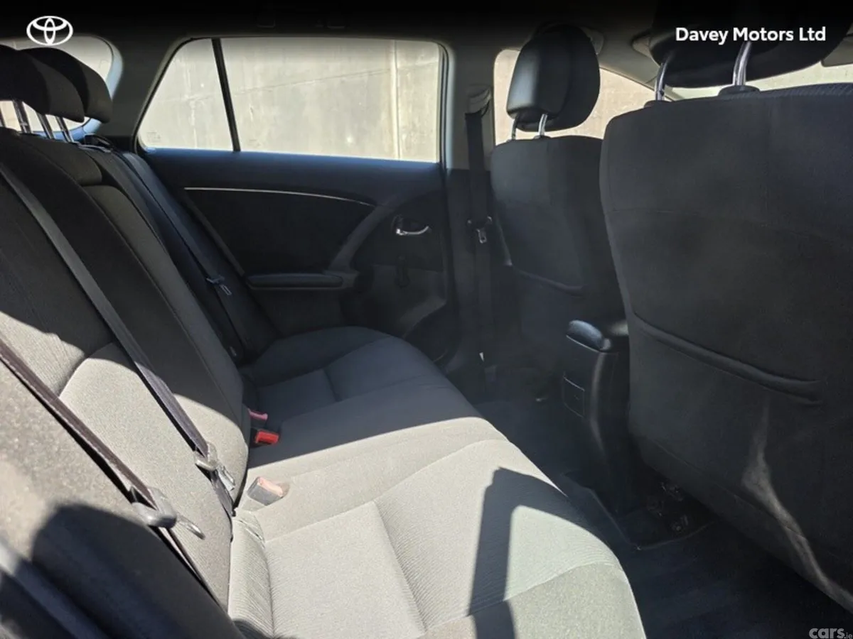 Toyota Other Estate, Diesel, 2011, Grey
