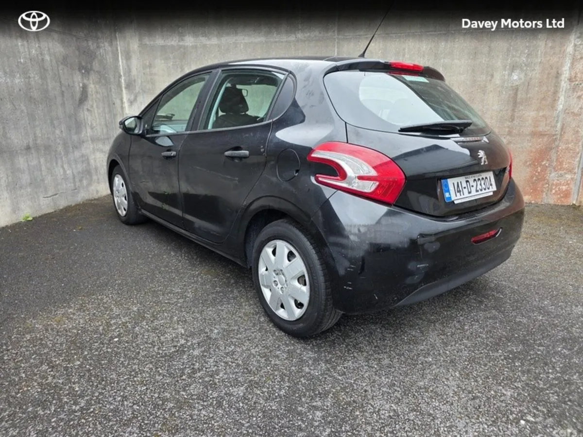 Peugeot 208 Hatchback, Diesel, 2014, Black