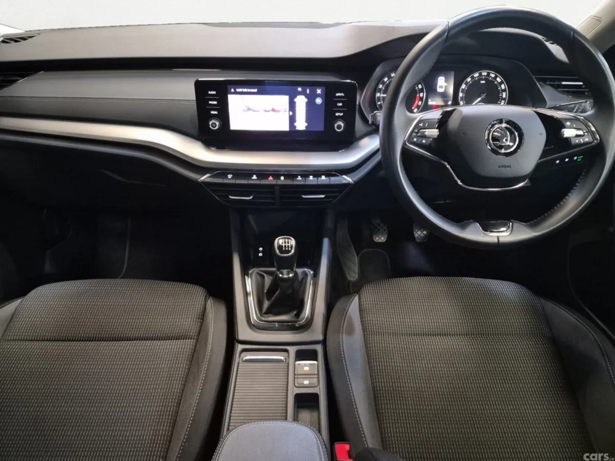 Skoda Octavia Saloon, Diesel, 2023, Grey