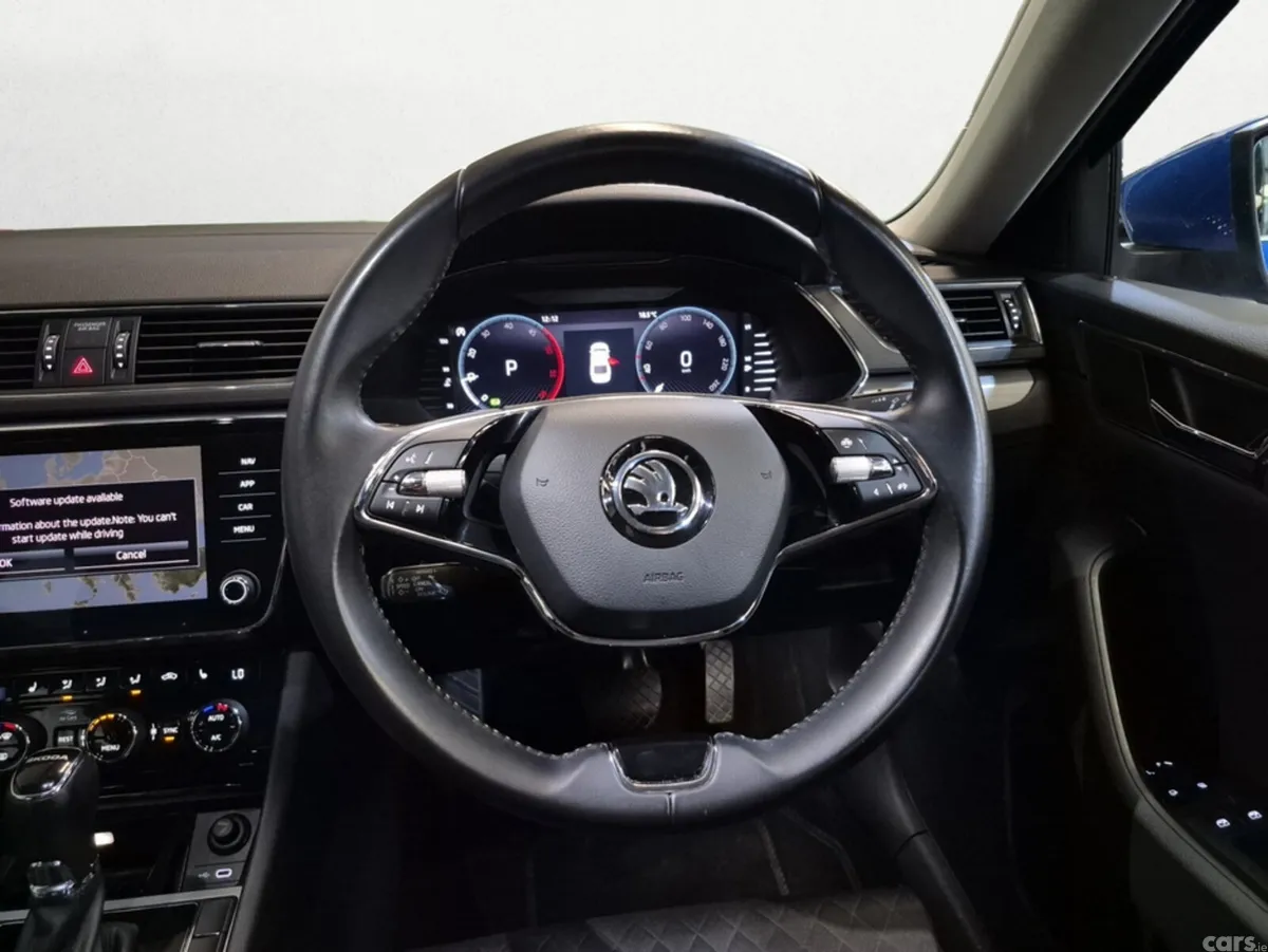Skoda Superb Hatchback, Diesel, 2023, Blue