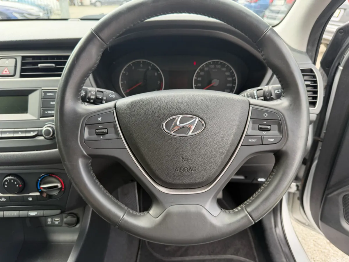 Hyundai i20 Hatchback, Petrol, 2019, Grey