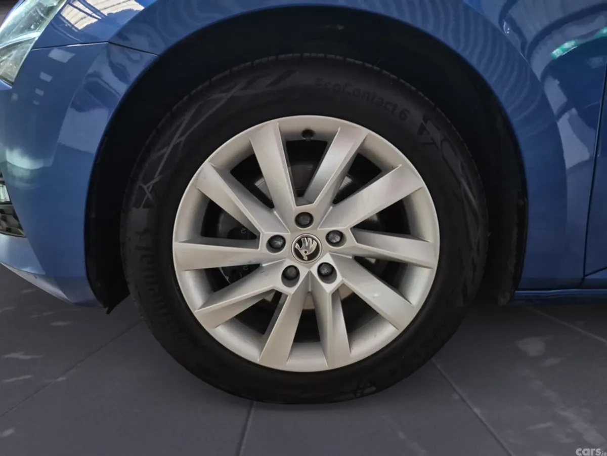 Skoda Superb Hatchback, Diesel, 2023, Blue