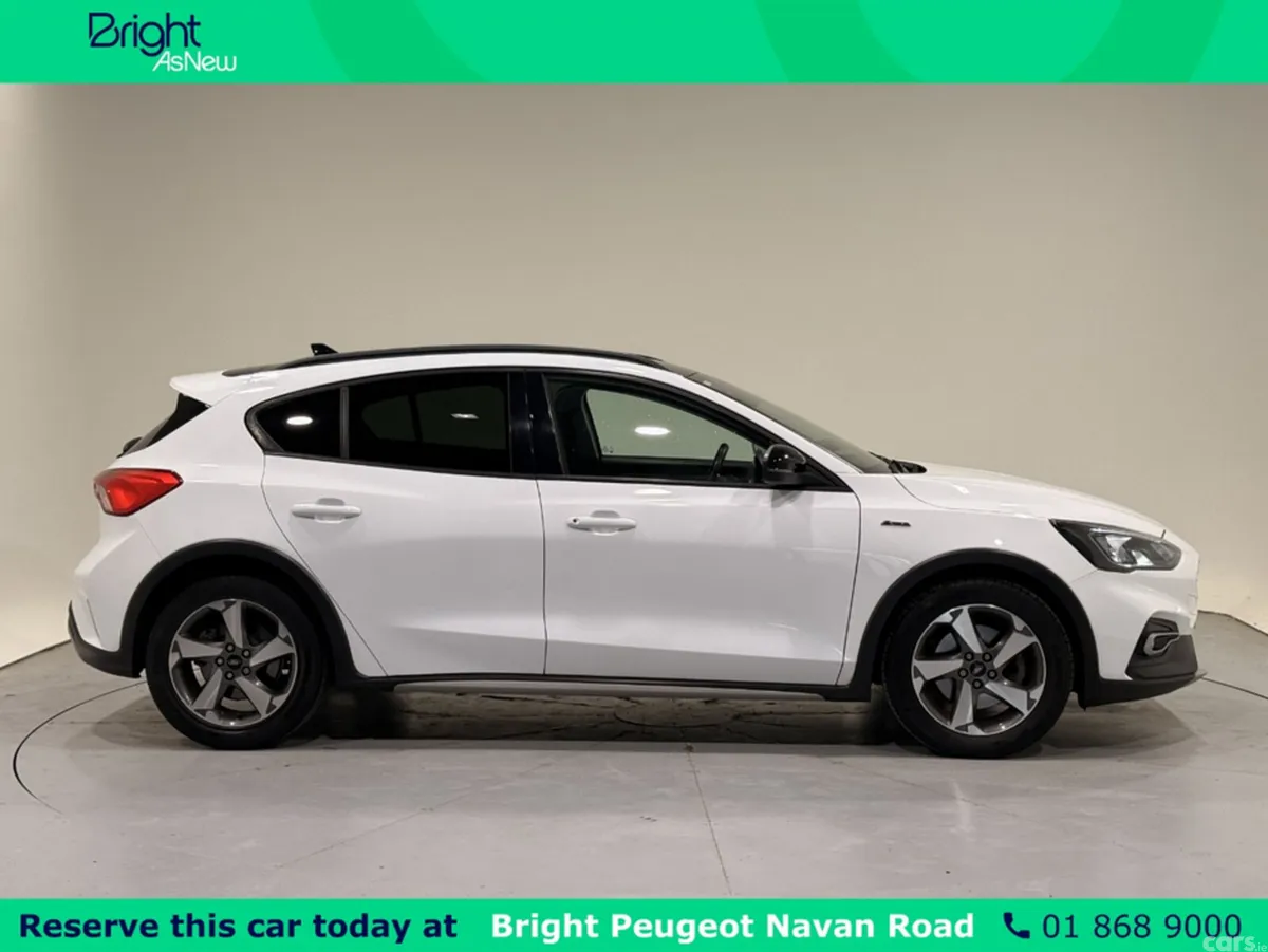 Ford Focus Hatchback, Petrol, 2021, White