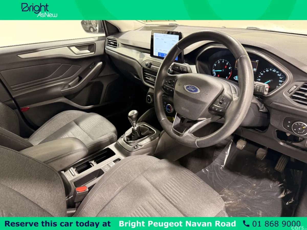 Ford Focus Hatchback, Petrol, 2021, White