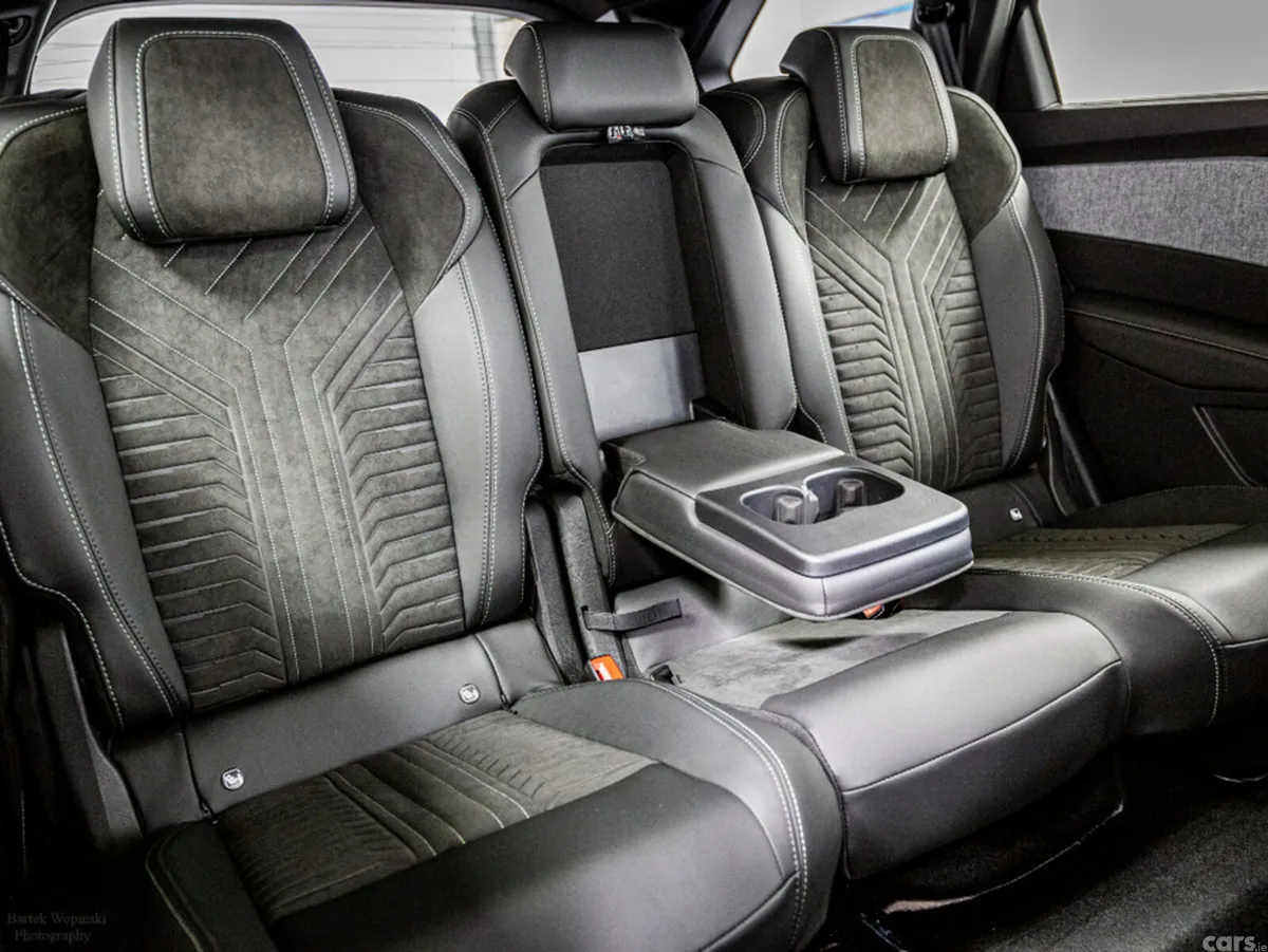 Peugeot 5008 SUV, Electric, 2026, Grey
