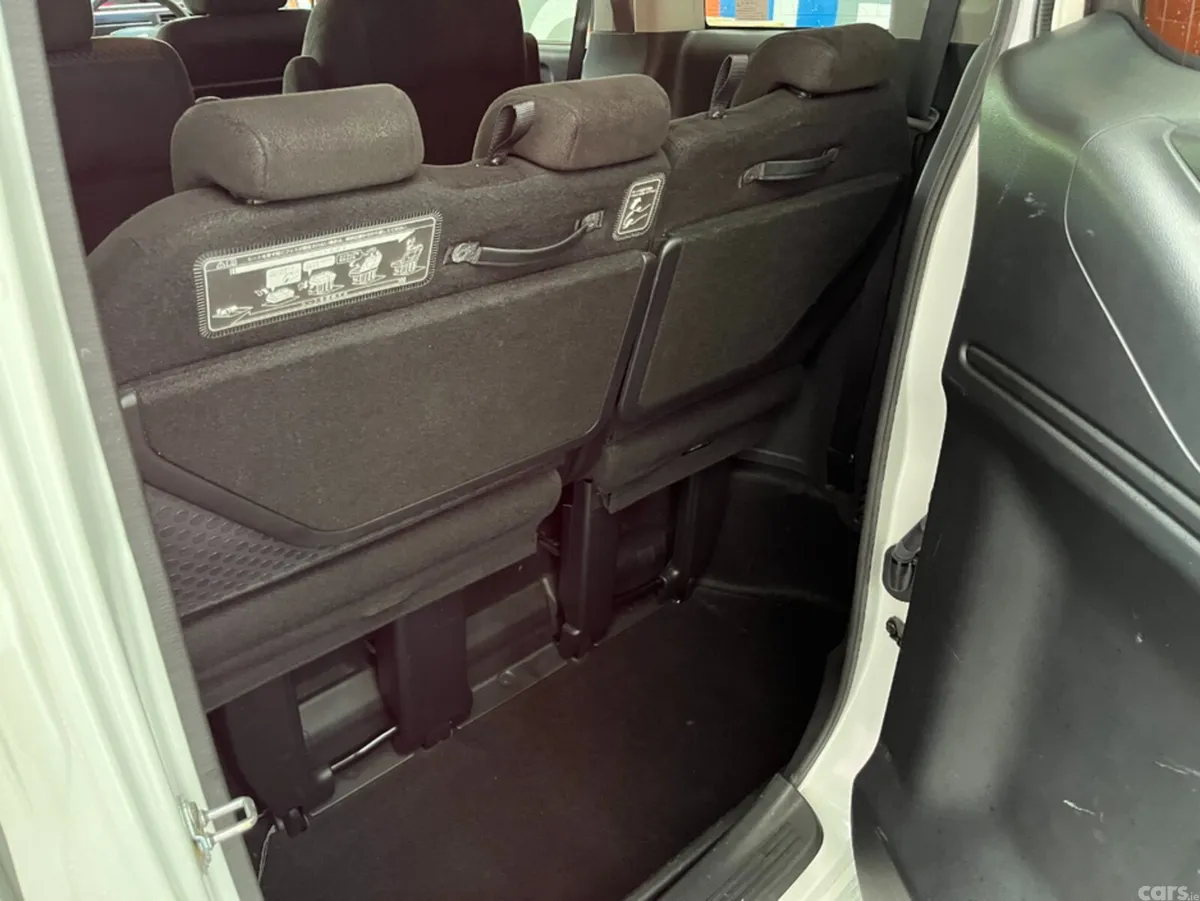 Honda Stepwagon MPV, Petrol Hybrid, 2020, White