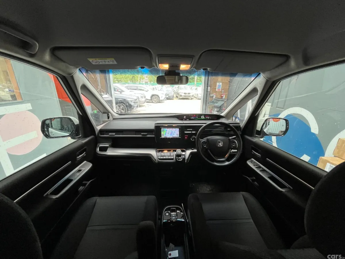 Honda Stepwagon MPV, Petrol Hybrid, 2020, White