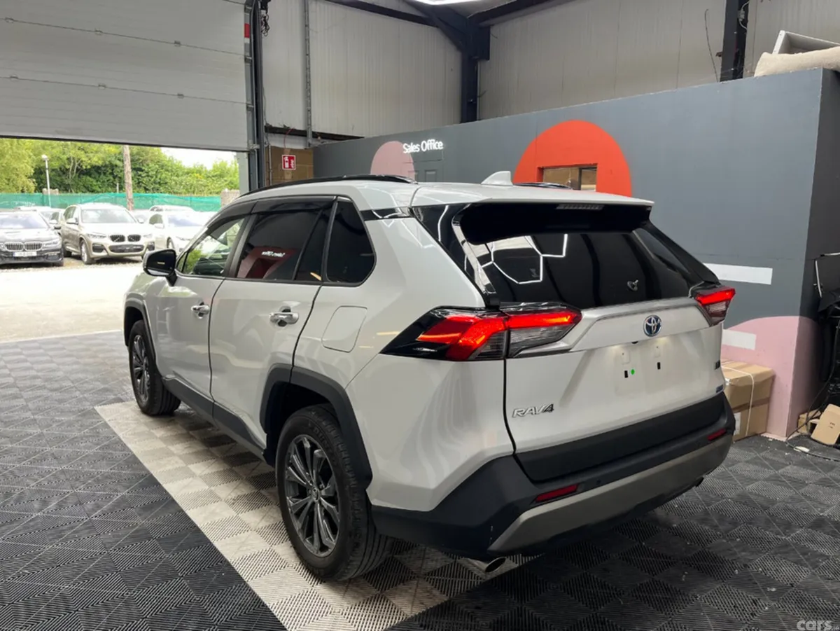 Toyota RAV4 SUV, Petrol Hybrid, 2024, White