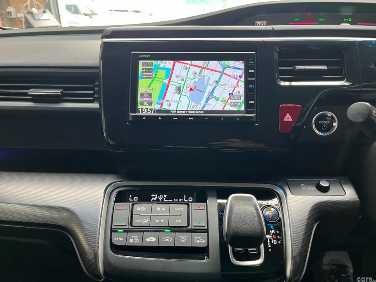 Honda Stepwagon MPV, Petrol Hybrid, 2020, White